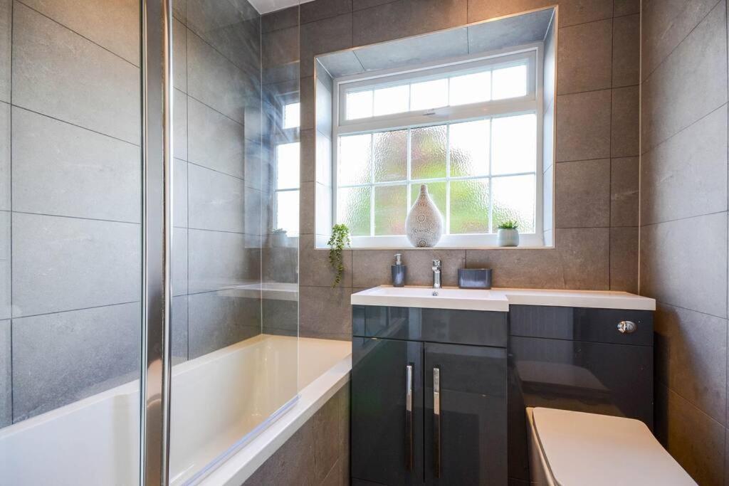 Potter'S Escape-Walking Distance From The Studios! Abbots Langley Экстерьер фото